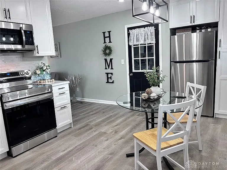 90 Brent Dr — Photo 11