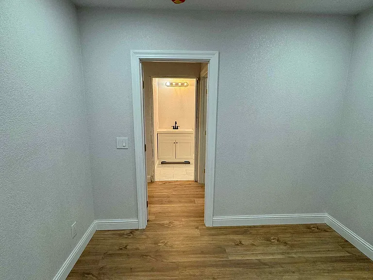 7582 Bluebrook Way — Photo 4