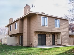 2224 Mayfair Rd, Golden Valley, MN 55427