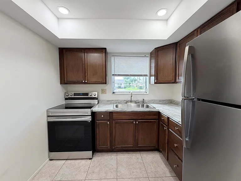 2607 Dudley Dr W #L — Photo 10