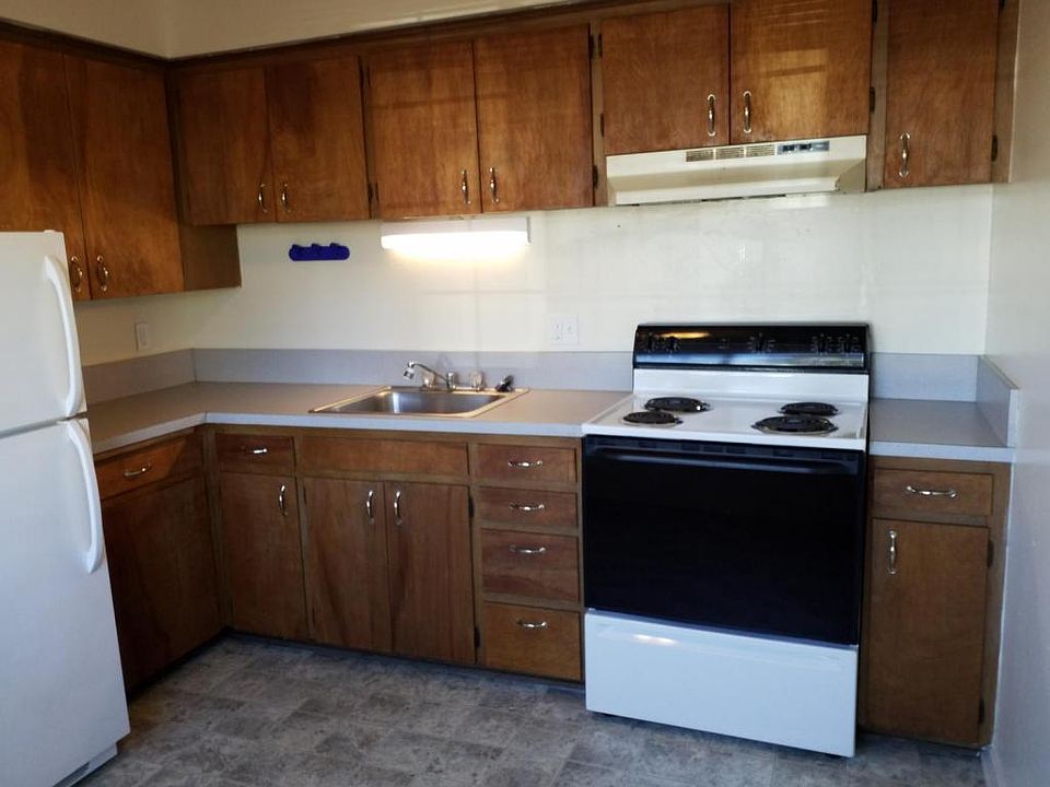 2nd image of 810 18th Ave SW APT 4