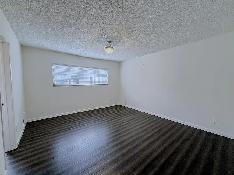10809 Camarillo St #1 — Photo 14