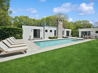 27 10th St, East Hampton, NY 11937