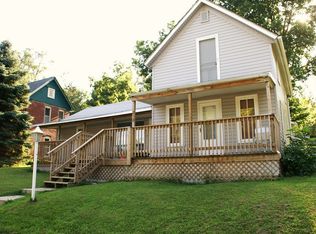 212 N Hazel St, Glenwood, IA 51534