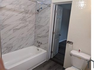 5105 Dolloff Rd, Cleveland, OH 44127