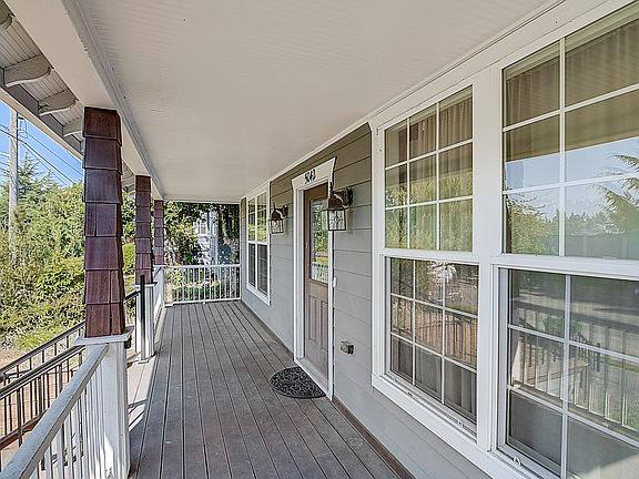 3rd image of 5042 7th Ave NE