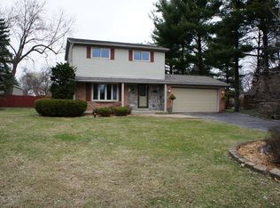 8134 Rene Ct, White Lake, MI 48386