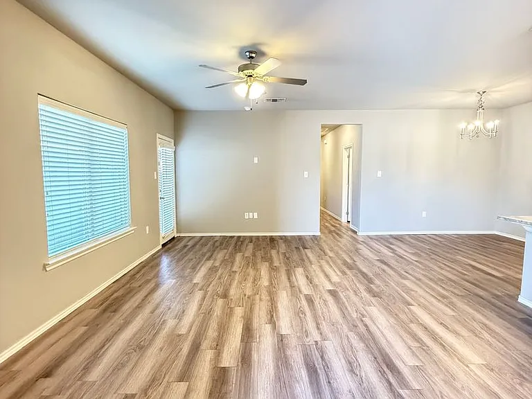 1217 Preston Trl — Photo 5