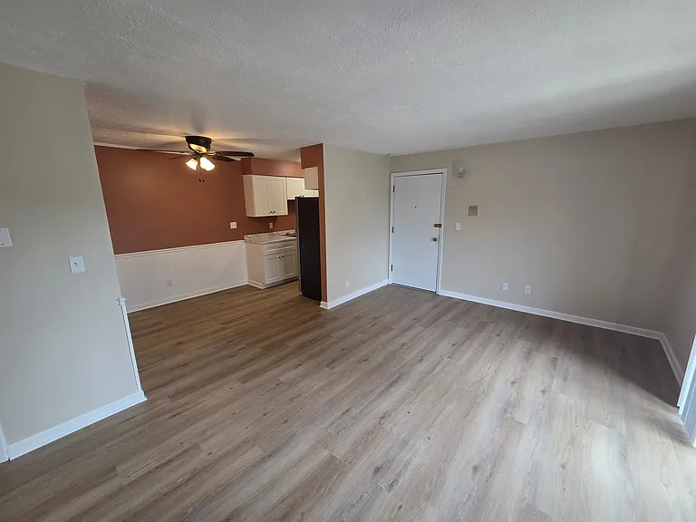 1158 3rd St #11 — Photo 2