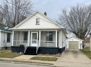 619 11th St, Peru, IL 61354