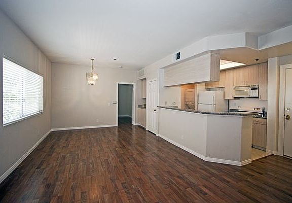 3rd image of 1342 N Sierra Bonita Ave APT 302