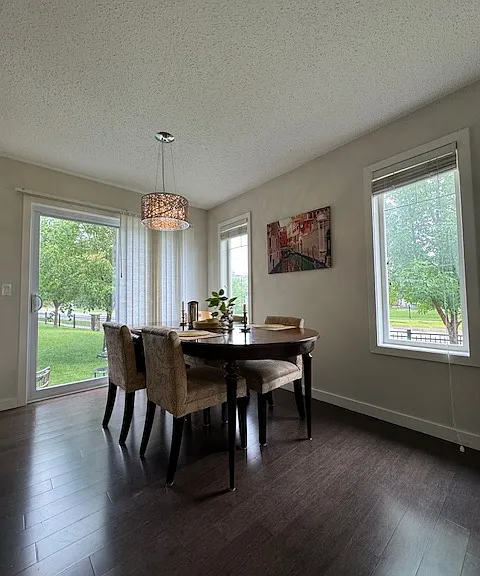 135 Ashworth Cres — Photo 8
