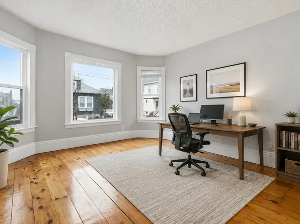 35 Oakland St #1, Salem, MA 01970