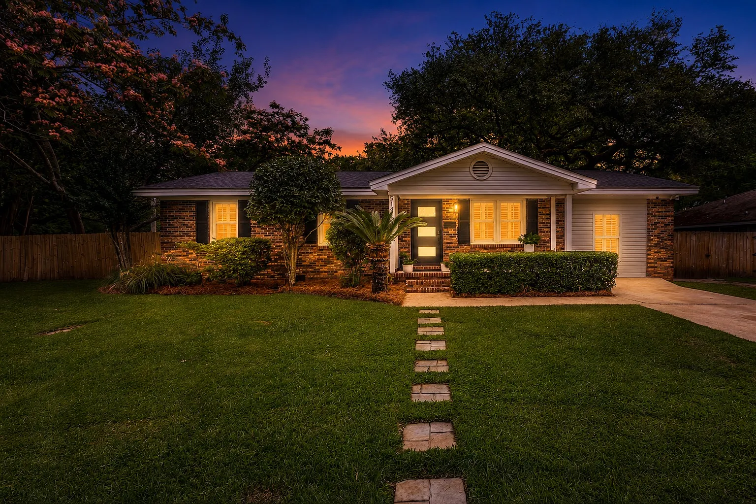 3 bed, 1347 sqft, $3,300 — Photo 1