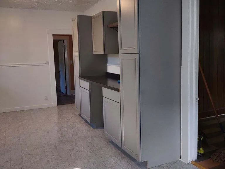 Huge kitchen 18 feet long 11 wide