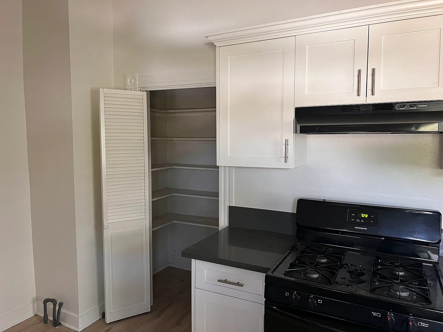 5 bed, 2417 sqft, $6,000 — Photo 4