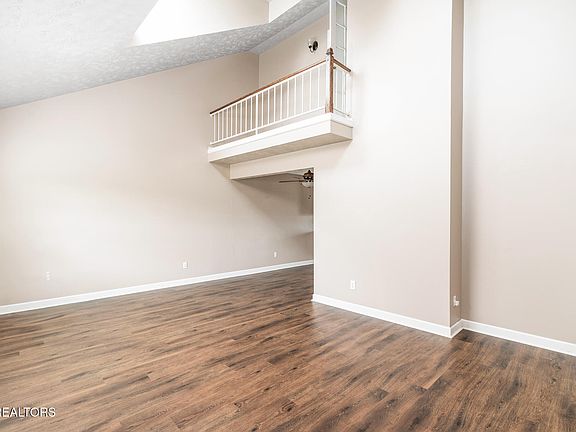 3rd image of 1733 S Odell Rd