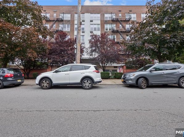 2160 Center Ave APT 1P