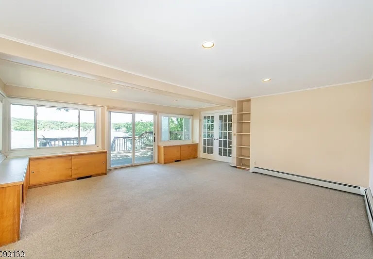 21 E Shore Rd — Photo 3