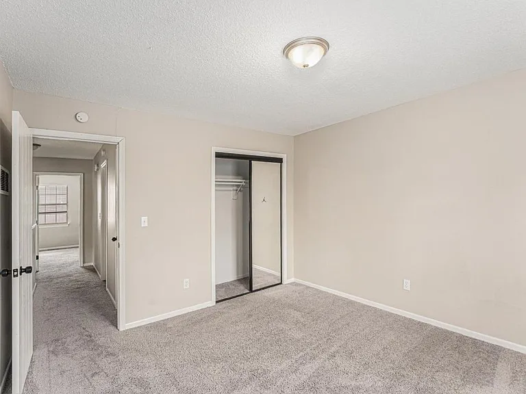 810 SW Pinebrook Village Dr — Photo 17