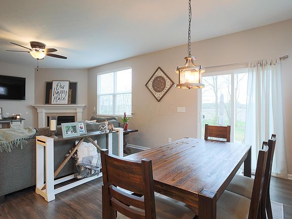 5th image of 338 Glen Crossing Dr