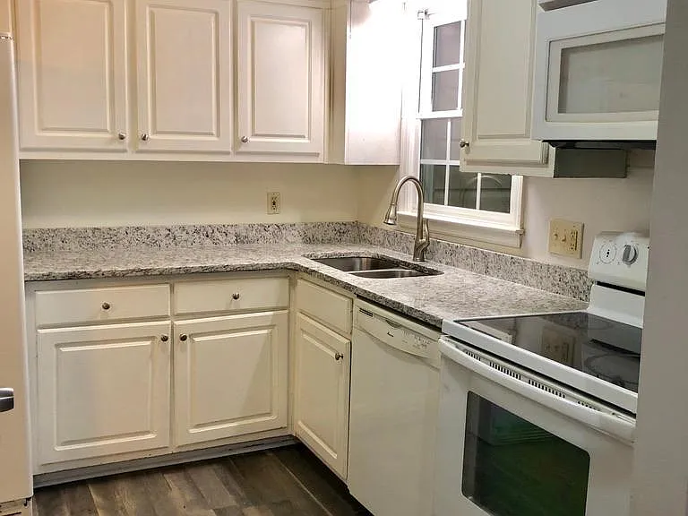 698 Burnt Creek Dr NW — Photo 11