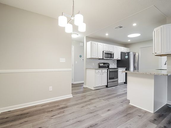 5th image of 1035 McKinnon Ave