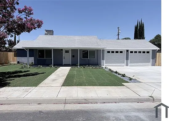 207 Howard St — Photo 1