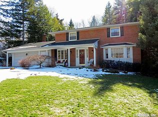 37 Chapel Hill Dr, Rochester, NY 14617