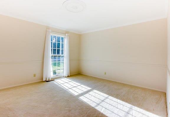 3rd image of 365 Conway Gardens Ct
