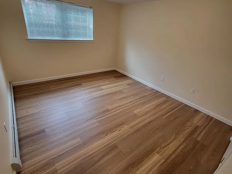 210 Hillside Ave — Photo 6