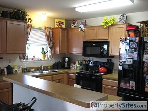 2nd image of 629 Fleming St