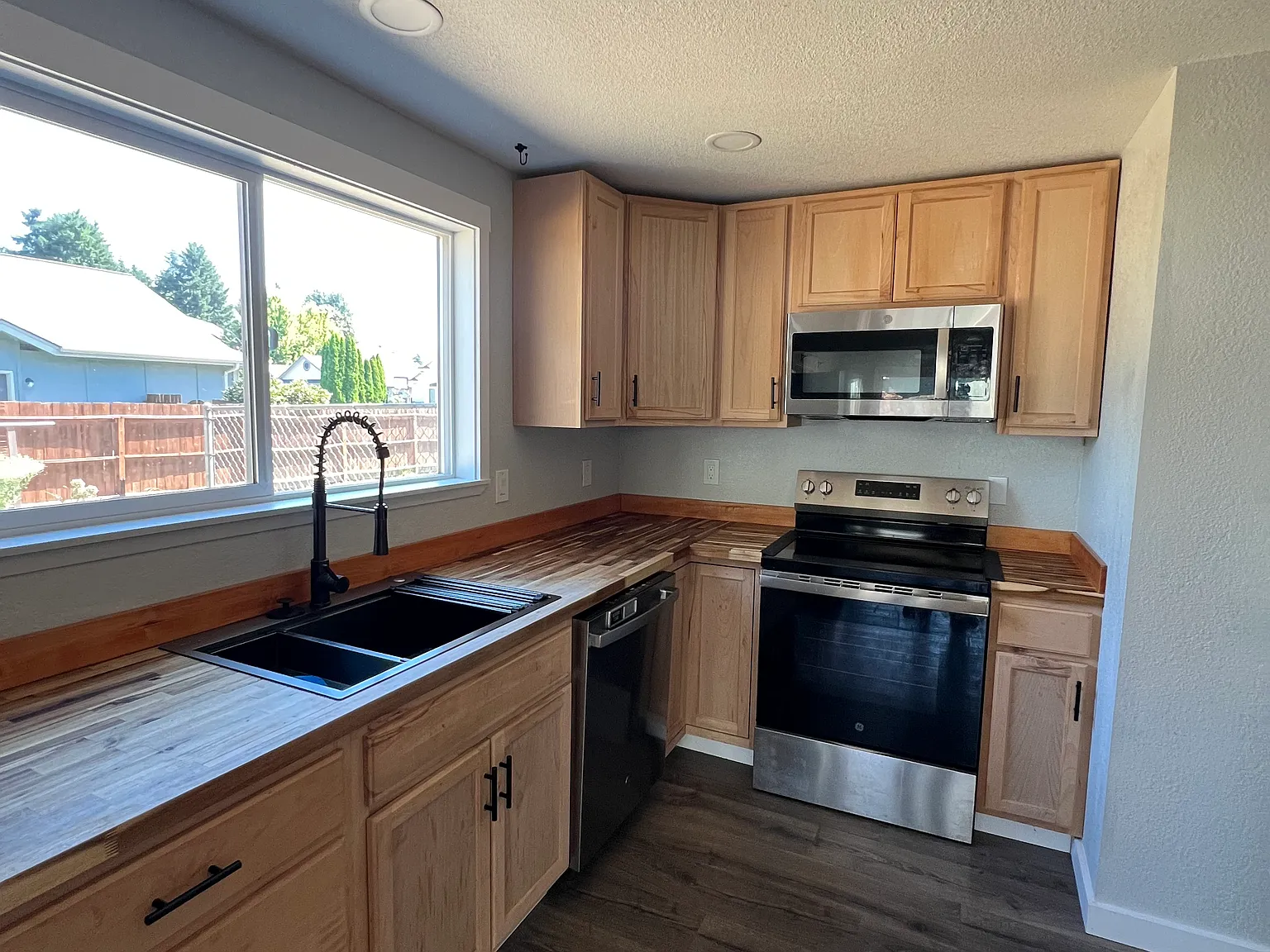 2 bed, 1.5 bath, 970 sqft, $1,850 — Photo 4