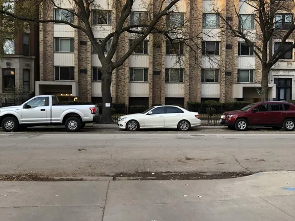 510 W Fullerton Pkwy, Chicago, IL 60614
