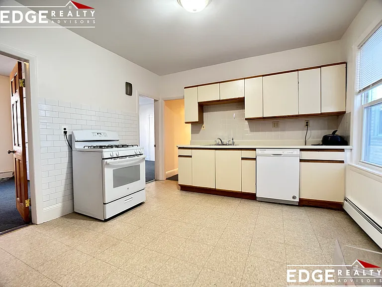 40 Brackett St #2 — Photo 2