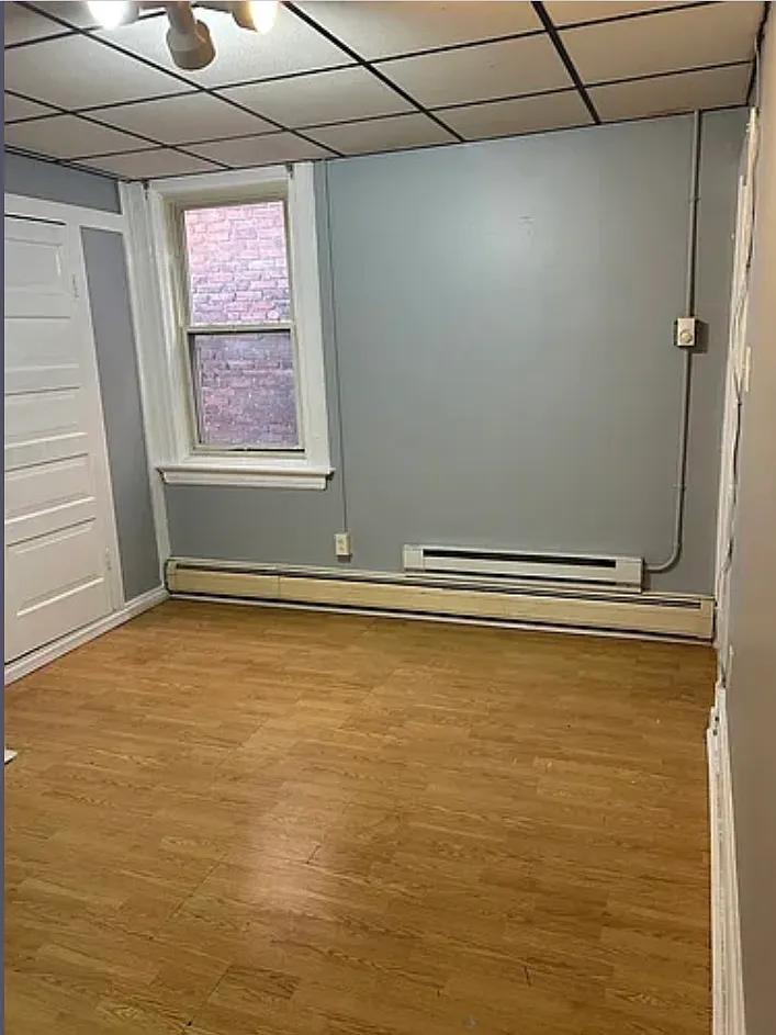 2 bed, 1090 sqft, $1,050 — Photo 4