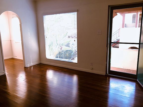 4th image of 307 Olive St