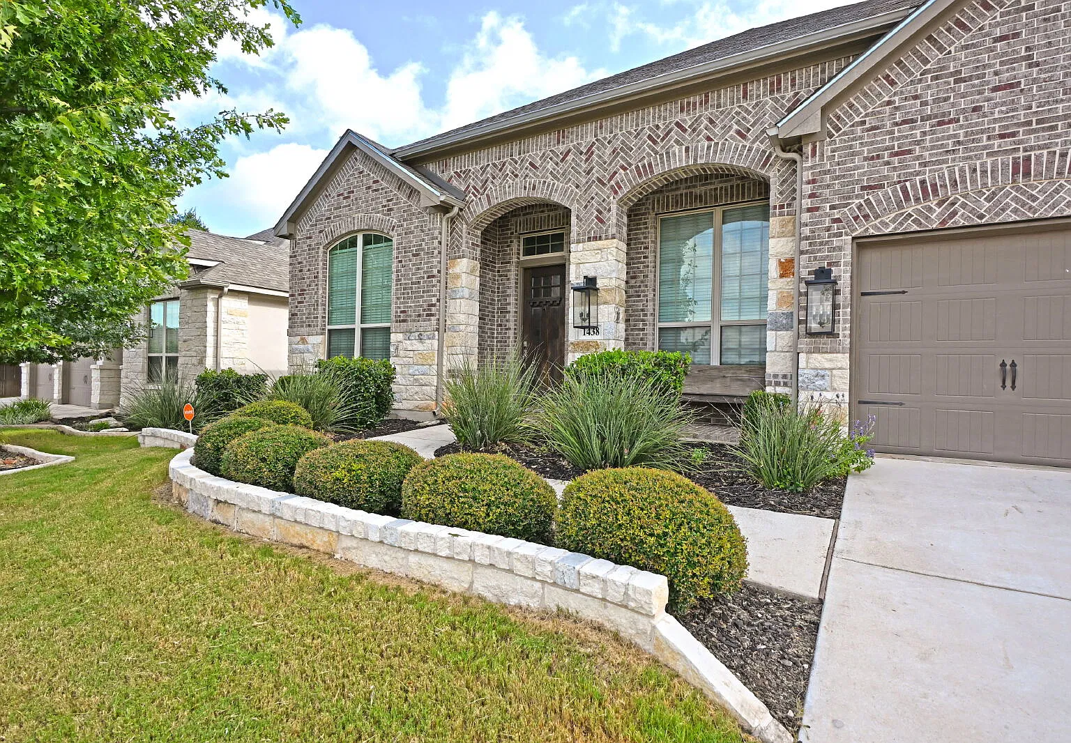 5 bed, 3.0 bath, 3032 sqft, $3,700 — Photo 3