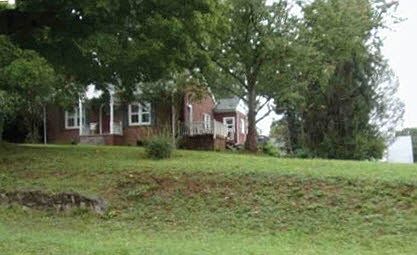 2nd image of 304 Pauline Ave