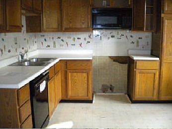 2nd image of 1155 N Centennial St