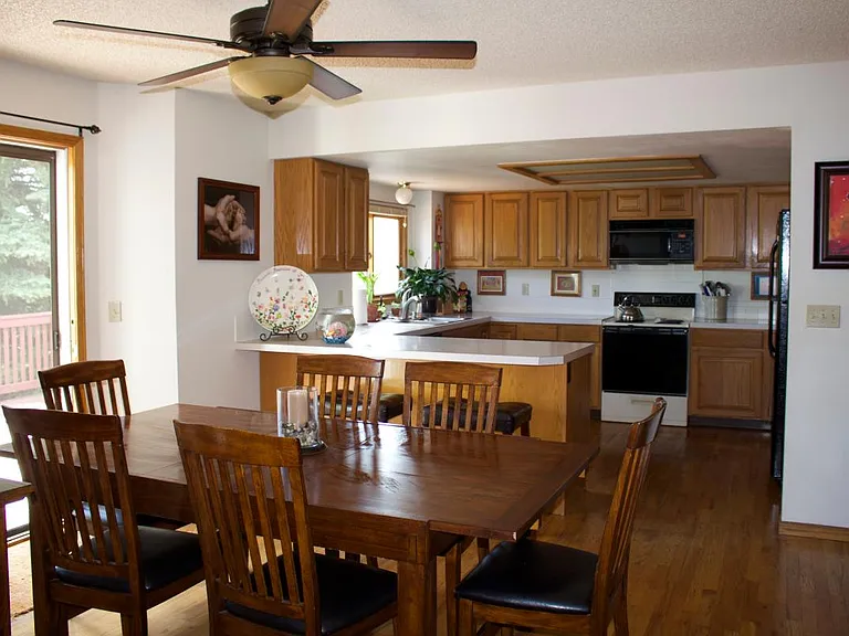 Dining/breakfast nook & kitchen