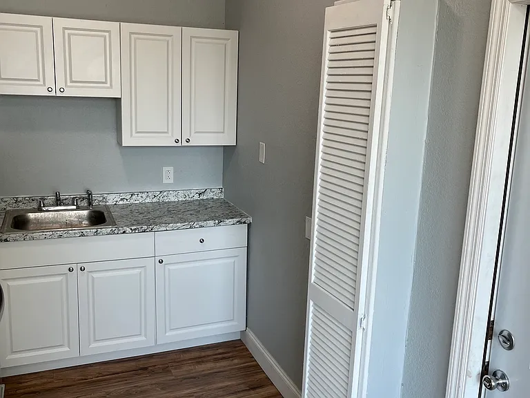 3007 Sanchez St #B — Photo 4