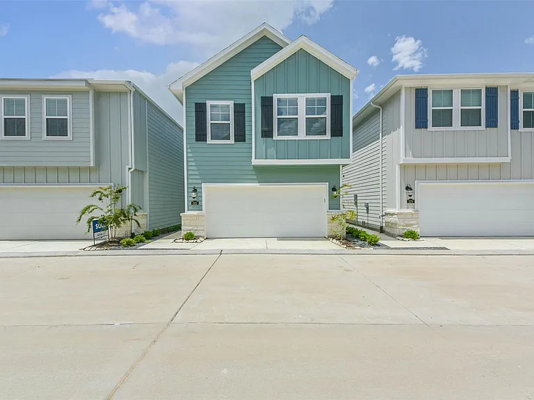 583 Avisa Dr — Photo 1