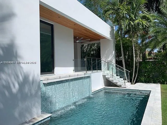 785 Harbor Dr — Photo 6