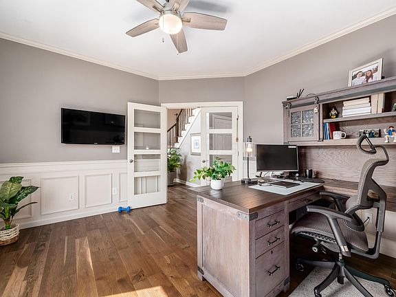 5th image of 8455 Fallgold Ln