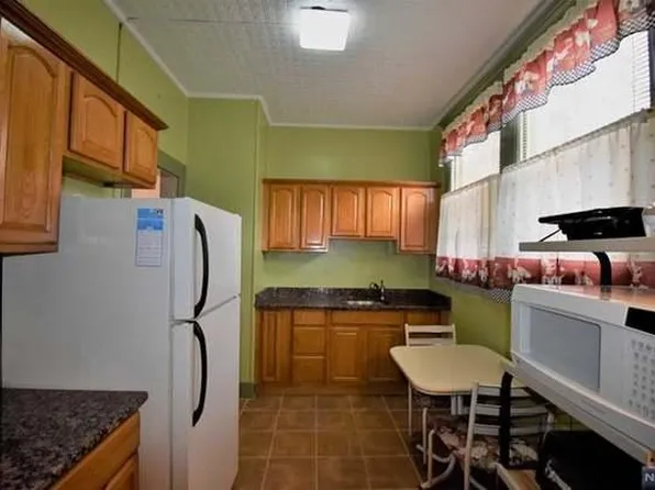 20 Irving Street image 2 of 6