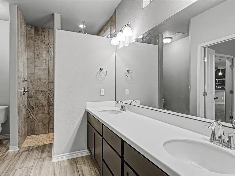 9609 Sedalia Trl — Photo 17
