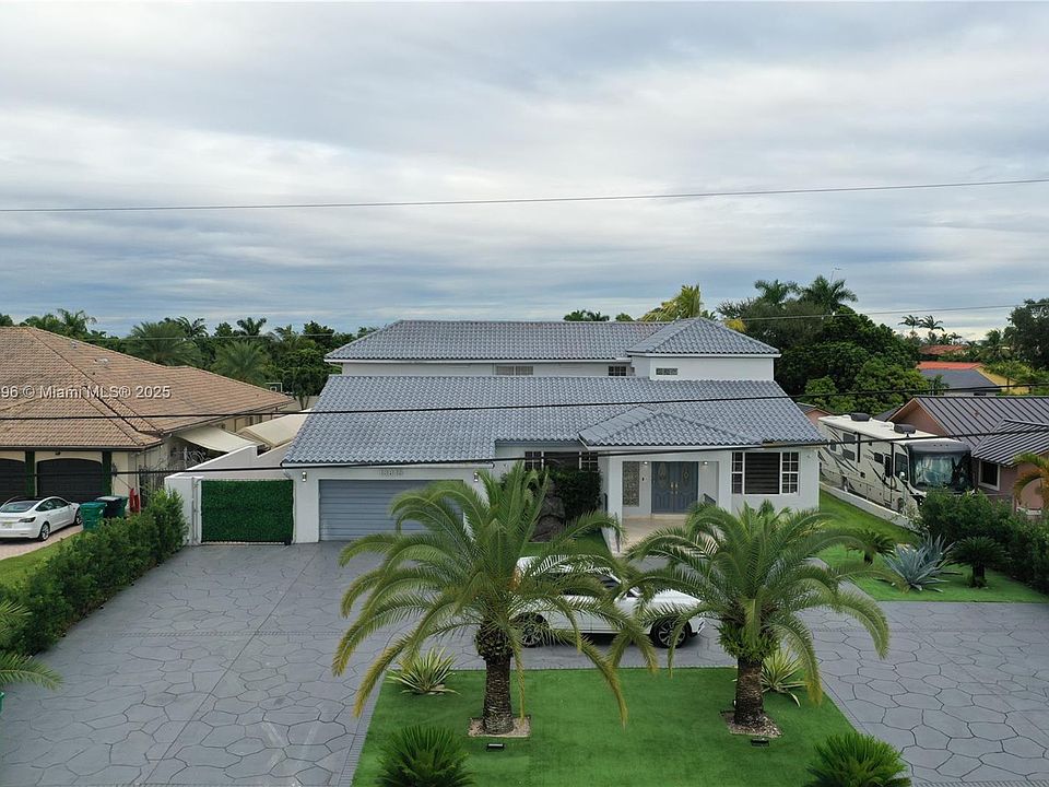 1st image of 13815 SW 38th St