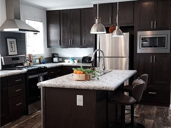 3rd image of 9 Harway Dr