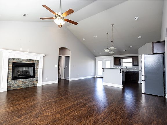 2nd image of 461 Sundowner Ranch Ave